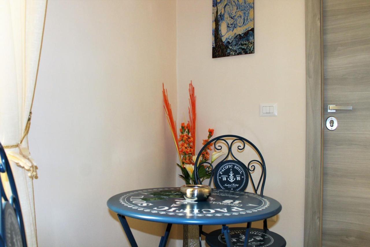 Bed and Breakfast Essenza Di Napoli Exterior foto